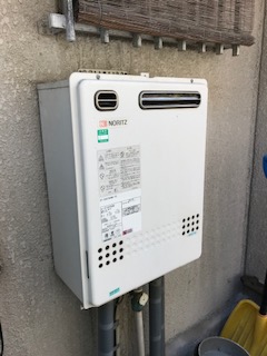 愛知県瀬戸市 Ｆ様 都市ガス GT-2460SAWX-1 BL 24号オート追焚付給湯器 交換工事 交換前