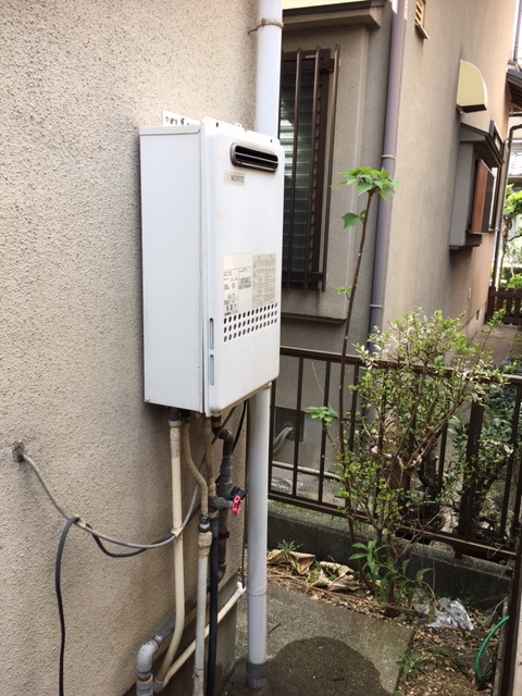 和歌山県和歌山市 Ｙ様 都市ガス リンナイ給湯器 RUJ-A1610W 16号高温水供給式給湯器 交換工事 交換前