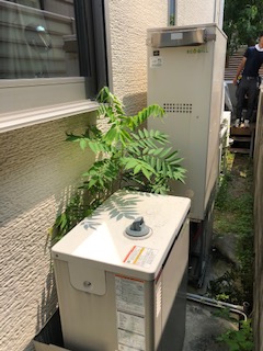 和歌山県和歌山市 Ｋ様 都市ガス ノーリツエコジョーズ GTH-C2450AW3H-1 BL 24号スタンダード（フルオート）給湯暖房給湯器 交換前