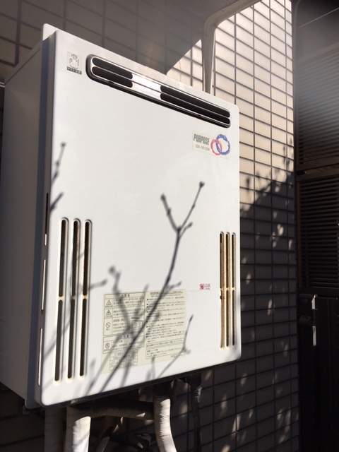 東京都葛飾区 Ｈ様 都市ガス ノーリツエコジョーズ GT-C1662AWX BL 20A 12A13A 16号スタンダード（フルオート）追焚付給湯器 交換工事 交換前