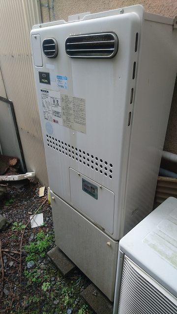 京都府京都市西京区 Ｓ様 都市ガス ノーリツ給湯器 GT-2060SAWX-1 BL 20号オート追焚付給湯器 交換工事 交換前