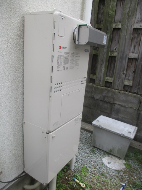 兵庫県宝塚市 Ｉ様 都市ガス ノーリツエコジョーズ GTH-C2450SAW3H-1 BL 24号シンプル（オート）給湯暖房給湯器 交換工事 交換後