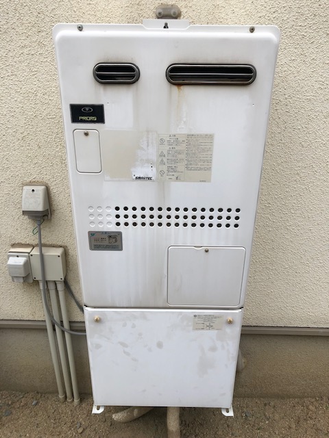 兵庫県西宮市 T様 都市ガス GTH-2444SAWX6H-1 BL 24号オート給湯暖房給湯器 交換工事 交換前