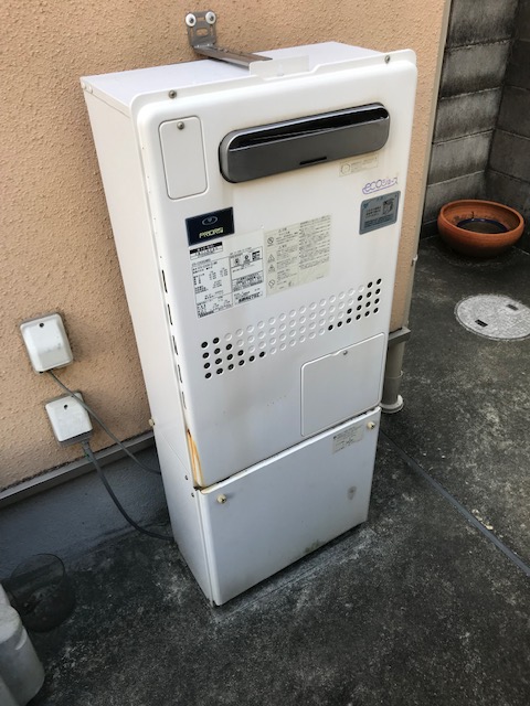 奈良県奈良市 Ｍ様 都市ガス ノーリツエコジョーズ GTH-C2451AW6H-1 BL 24号スタンダード（フルオート）給湯暖房給湯器 交換工事 交換前