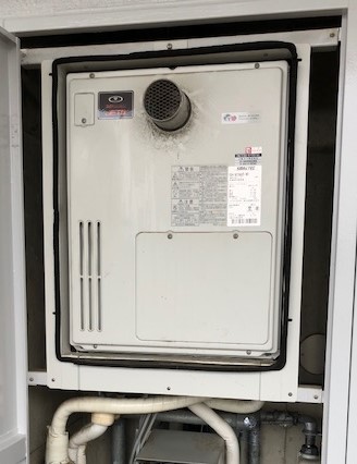 兵庫県神戸市須磨区 Ｋ様 都市ガス リンナイ給湯器 RUJ-A1610T 16号高温水供給式給湯器 交換工事 交換前