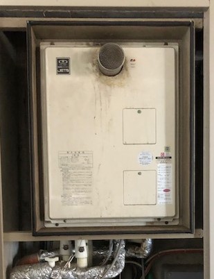 兵庫県神戸市須磨区 M様 都市ガス リンナイ給湯器 RUJ-A1610T 16号高温水供給式給湯器 交換工事 交換前