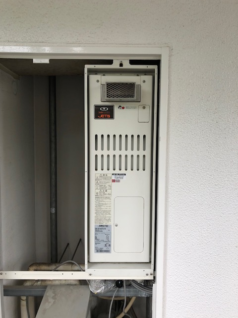 兵庫県神戸市垂水区 Ｙ様 都市ガス ノーリツ給湯器 GQ-1628AWX-T-DX BL 16号高温水供給式給湯器 交換工事 交換前