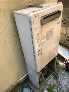 東京都練馬区 Ｔ様 都市ガス ノーリツエコジョーズ GTH-C2460AW3H BL 24号スタンダード（フルオート）給湯暖房給湯器 交換工事 交換前