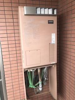 東京都北区 Ｉ様 都市ガス ノーリツ給湯器 GTH-2444AWX3H-1 BL 24号フルオート給湯暖房給湯器 交換工事 交換前