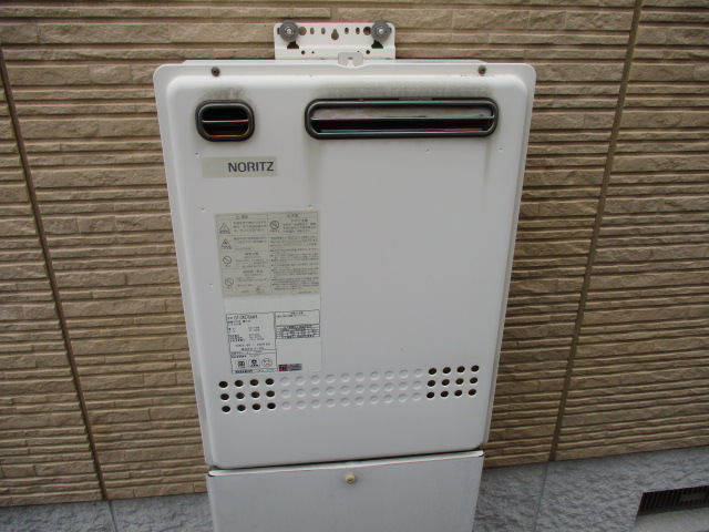 埼玉県越谷市 Ｈ様 ＬＰガス ノーリツ給湯器 GT-2460SAWX-1 BL 24号オート追焚付給湯器 交換工事 交換前