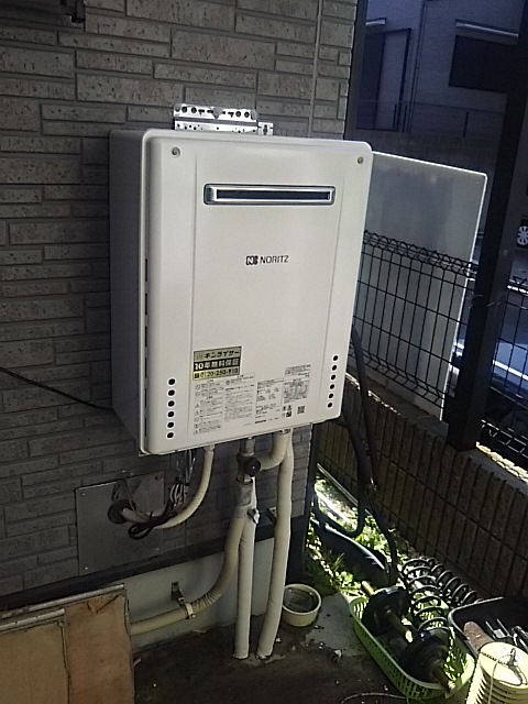 大阪府和泉市 S様 都市ガス ノーリツ給湯器 GT-2460SAWX-1 BL 24号オート追焚付給湯器 交換工事 交換後