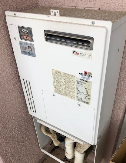 兵庫県神戸市西区 Ｔ様 リンナイ給湯器 RUJ-A1610W 16号高温水供給式給湯器 交換工事 交換前