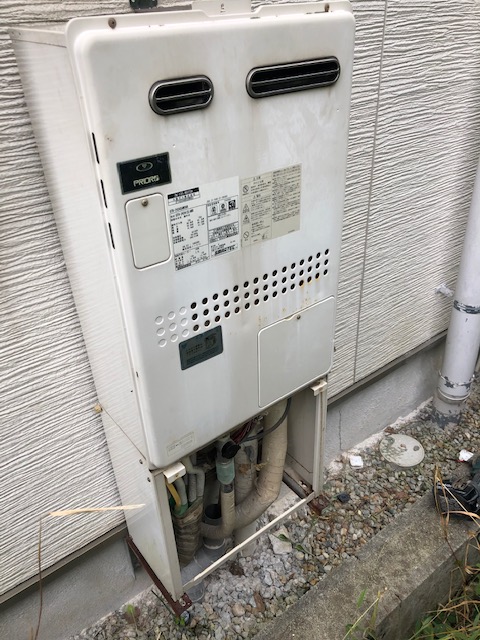 兵庫県神戸市須磨区 Ｉ様 都市ガス ノーリツエコジョーズ GTH-C2460SAW3H BL 24号シンプル（オート）給湯暖房給湯器 交換工事 交換前