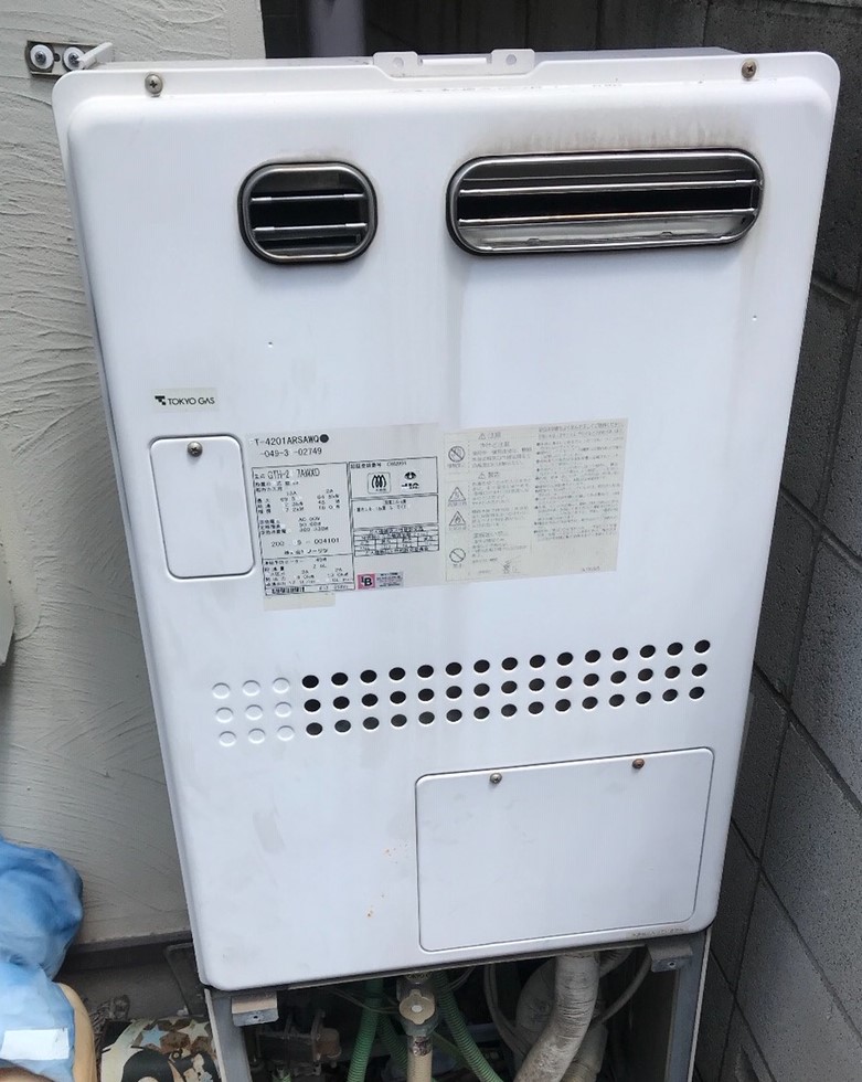 東京都杉並区 Ｈ様 都市ガス ノーリツエコジョーズ GTH-C2460AW3H BL 24号スタンダード（フルオート）給湯暖房給湯器 交換工事 交換前