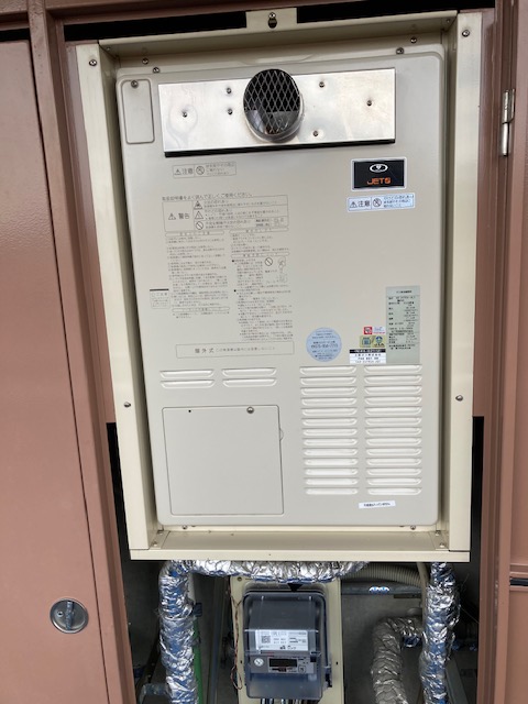 京都府宇治市 Ｉ様 都市ガス ノーリツ給湯器 GQH-1643AWXD-T-DX BL 16号高温水供給式暖房給湯器 交換工事 交換前