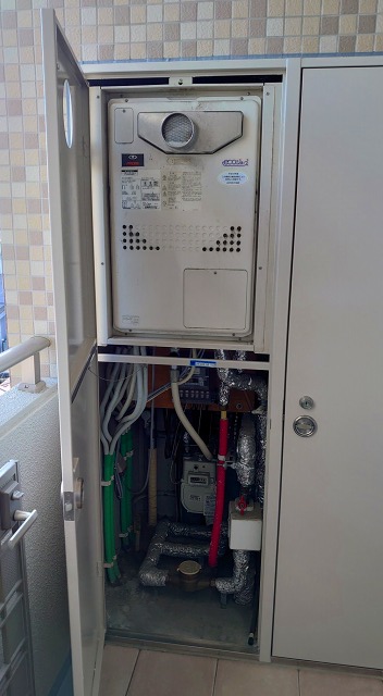 大阪府大阪市城東区 Ｋ様 都市ガス ノーリツエコジョーズ GTH-CP2460AW3H-T BL 24号スタンダード（フルオート）給湯暖房給湯器 交換工事 交換前