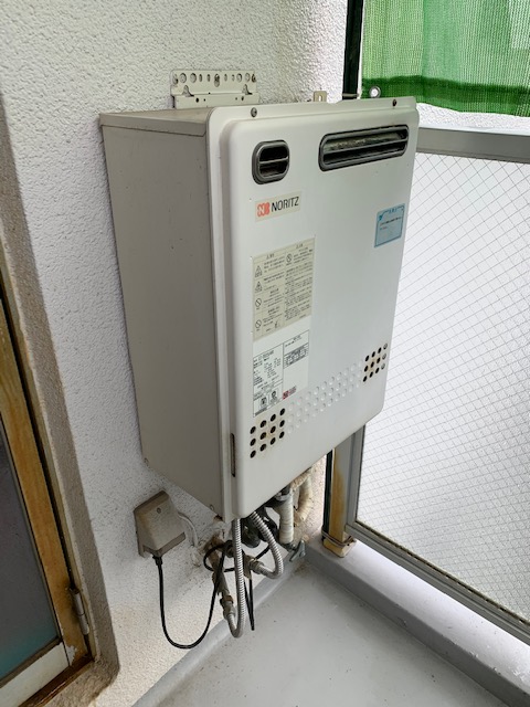 奈良県香芝市 Ｎ様 都市ガス ノーリツ給湯器 GT-2060SAWX-1 BL 20号オート追焚付給湯器 交換工事 交換前