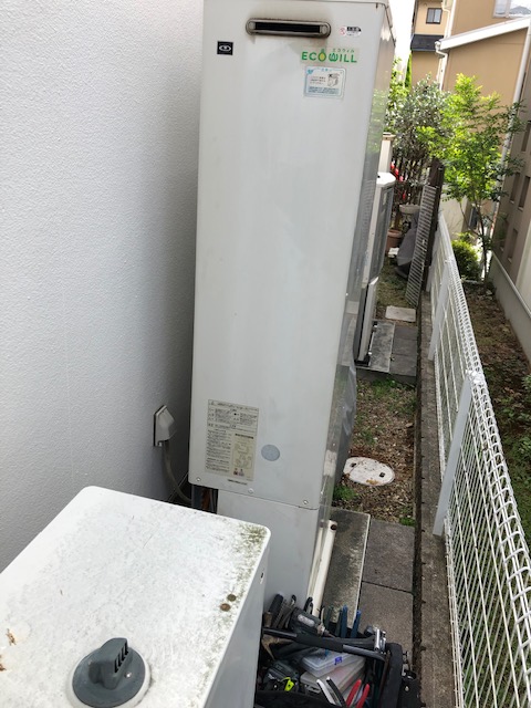 兵庫県神戸市北区 Ｋ様 都市ガス ノーリツエコジョーズ GTH-C2460SAW3H BL 24号シンプル（オート）給湯暖房給湯器 交換工事 交換前