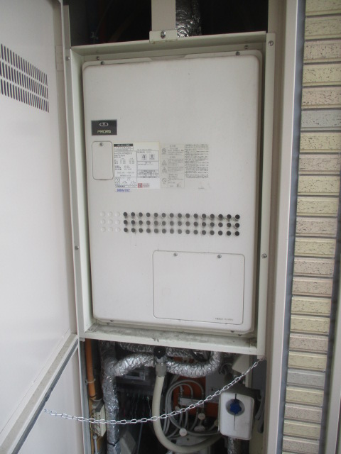 兵庫県伊丹市 U様 都市ガス ノーリツ給湯器 GTH-2444AWXD-H-1 BL 24号フルオート給湯暖房給湯器 交換工事 交換前