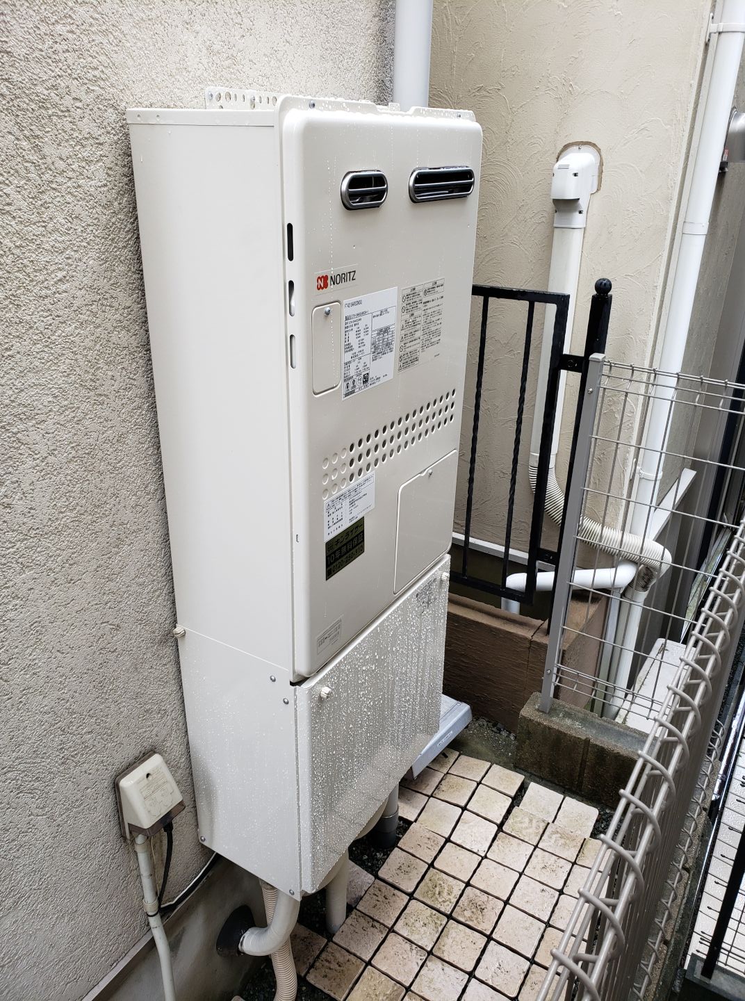 神奈川県横浜市中区 Ｍ様 都市ガス ノーリツ給湯器 GTH-2444SAWX3H-1 BL 24号オート給湯暖房給湯器 交換工事 交換後