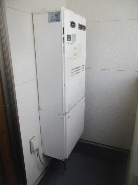 兵庫県尼崎市 T様 都市ガス ノーリツエコジョーズ GTH-C2460AW3H BL 24号スタンダード（フルオート）給湯暖房給湯器 交換工事 交換前