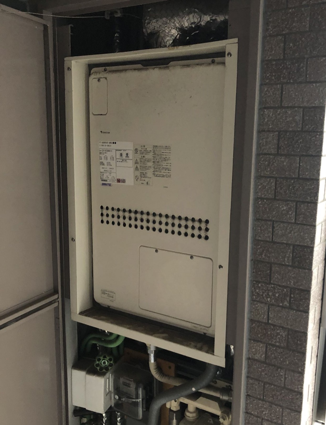 神奈川県横浜市神奈川区 Ｋ様 都市ガス ノーリツ給湯器 GTH-2444AWX3H-H-1 BL 24号フルオート給湯暖房給湯器 交換工事 交換前