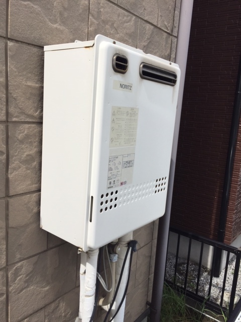 埼玉県新座市 Ｋ様 都市ガス ノーリツ給湯器 GT-2460SAWX-1 BL 24号オート追焚付給湯器 交換工事 交換前