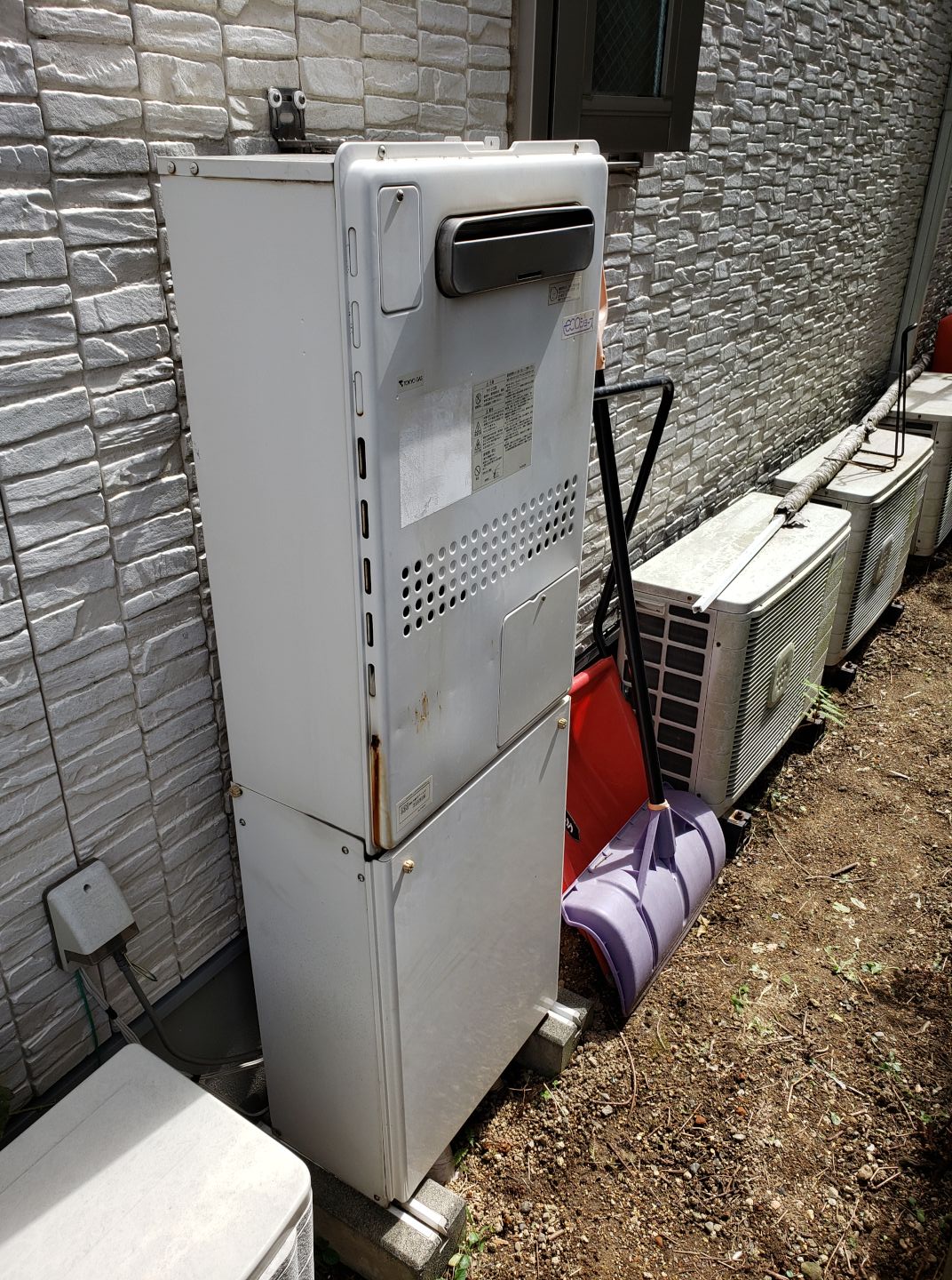 神奈川県川崎市麻生区 Ｕ様 都市ガス ノーリツエコジョーズ GTH-C2450AW3H-1 BL 24号スタンダード（フルオート）給湯暖房給湯器 交換工事 交換前
