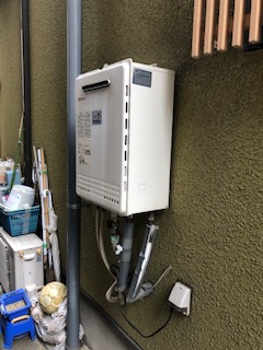 大阪府吹田市 I様 都市ガス ノーリツ給湯器 GT-2460SAWX-1 BL 24号オート追焚付給湯器 交換工事 交換前