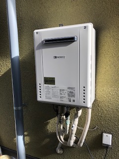 大阪府吹田市 I様 都市ガス ノーリツ給湯器 GT-2460SAWX-1 BL 24号オート追焚付給湯器 交換工事 交換後