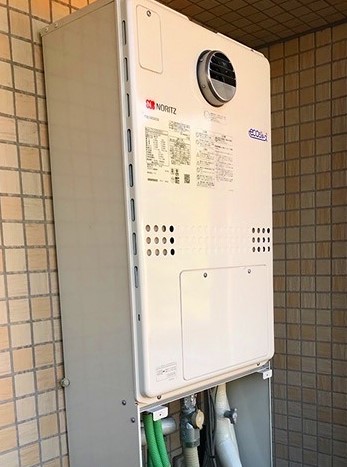 東京都世田谷区 Ｕ様 都市ガス ノーリツエコジョーズ GTH-C2450SAW3H-1 BL 24号シンプル（オート）給湯暖房給湯器 交換工事 交換後