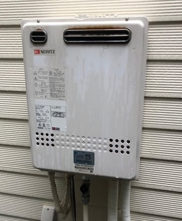 大阪府高槻市 Ｎ様 都市ガス ノーリツ給湯器 GT-2460AWX-1 BL 24号フルオート追焚付給湯器 交換工事 交換前
