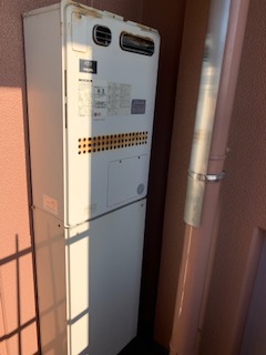 兵庫県神戸市中央区 A様 都市ガス ノーリツエコジョーズ GTH-C2450AW3H-1 BL 24号スタンダード（フルオート）給湯暖房給湯器 交換工事 交換前