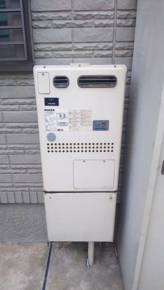 大阪府高槻市 T様 都市ガス ノーリツエコジョーズ GTH-C2460AW3H BL 12A13A 24号スタンダード（フルオート）給湯暖房給湯器 交換工事 交換前