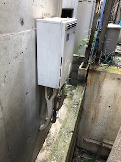 兵庫県尼崎市 T様 都市ガス ノーリツ給湯器 GT-2460SAWX-1 BL 24号オート追焚付給湯器 交換工事 交換前