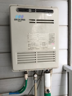 神奈川県横浜市都筑区 K様 都市ガス ノーリツ給湯器 GT-2460SAWX-1 BL 24号オート追焚付給湯器 交換工事 交換前