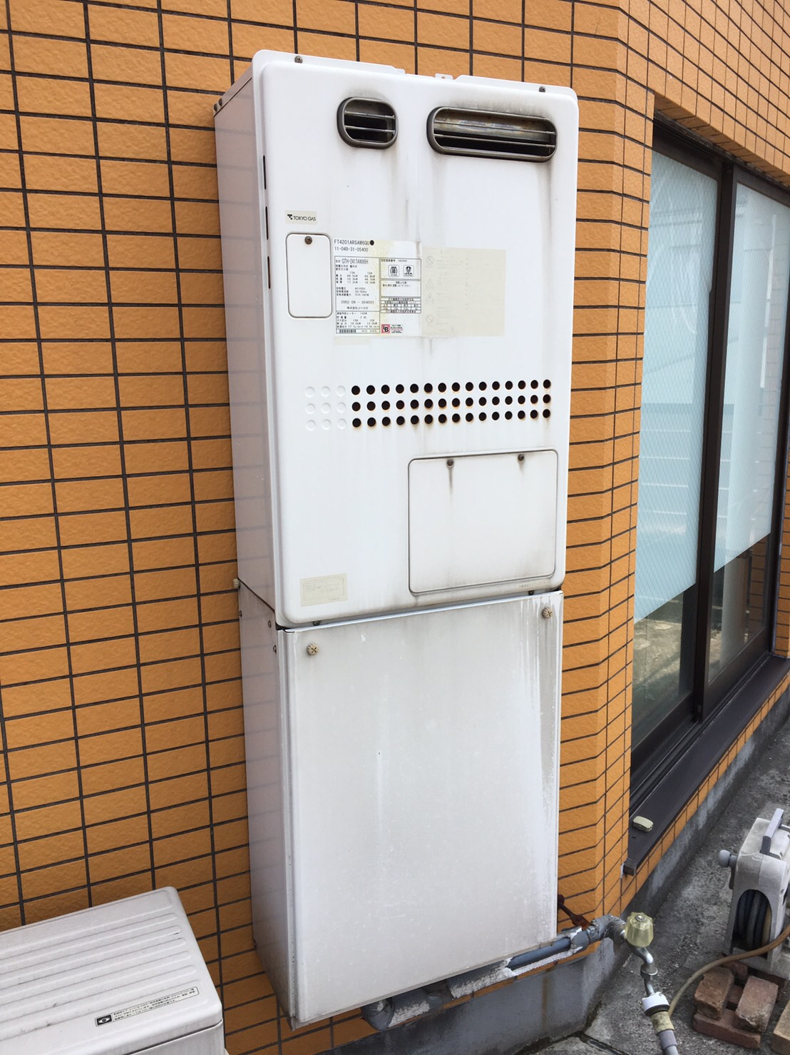 東京都大田区 S様 都市ガス ノーリツエコジョーズ GTH-C2450AW3H-1 BL 24号スタンダード（フルオート）給湯暖房給湯器 交換工事 交換前