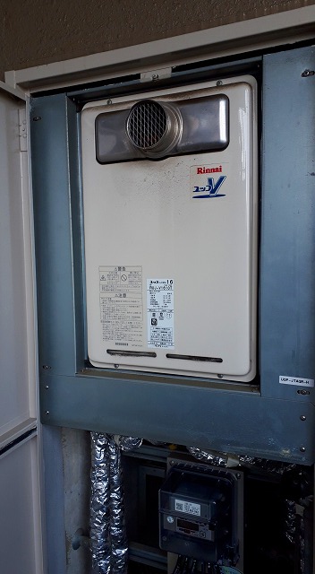 奈良県天理市 A様 都市ガス リンナイ給湯器 RUJ-A1610T 16号高温水供給式給湯器 交換工事 交換前