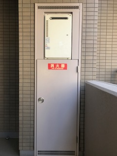 兵庫県神戸市中央区 T様 都市ガス リンナイ給湯器 RUJ-A2010W 20号高温水供給式給湯器 交換工事 交換前
