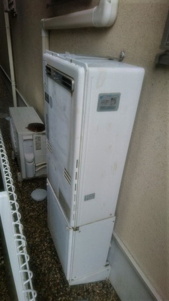 兵庫県西宮市 S様 都市ガス リンナイエコジョーズ RUFH-E2405SAW2-3(A) 24号オート給湯暖房給湯器 交換工事 交換前
