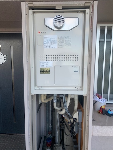 兵庫県西宮市 A様 都市ガス ノーリツ給湯器 GQH-2443AWXD-T-DX BL 24号高温水供給式暖房給湯器 交換工事 交換後