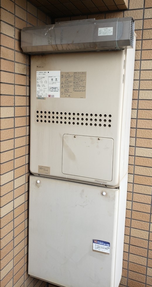 東京都国分寺市 Ｏ様 都市ガス ノーリツエコジョーズ GTH-C2460AW3H BL 24号スタンダード（フルオート）給湯暖房給湯器 交換工事 交換前
