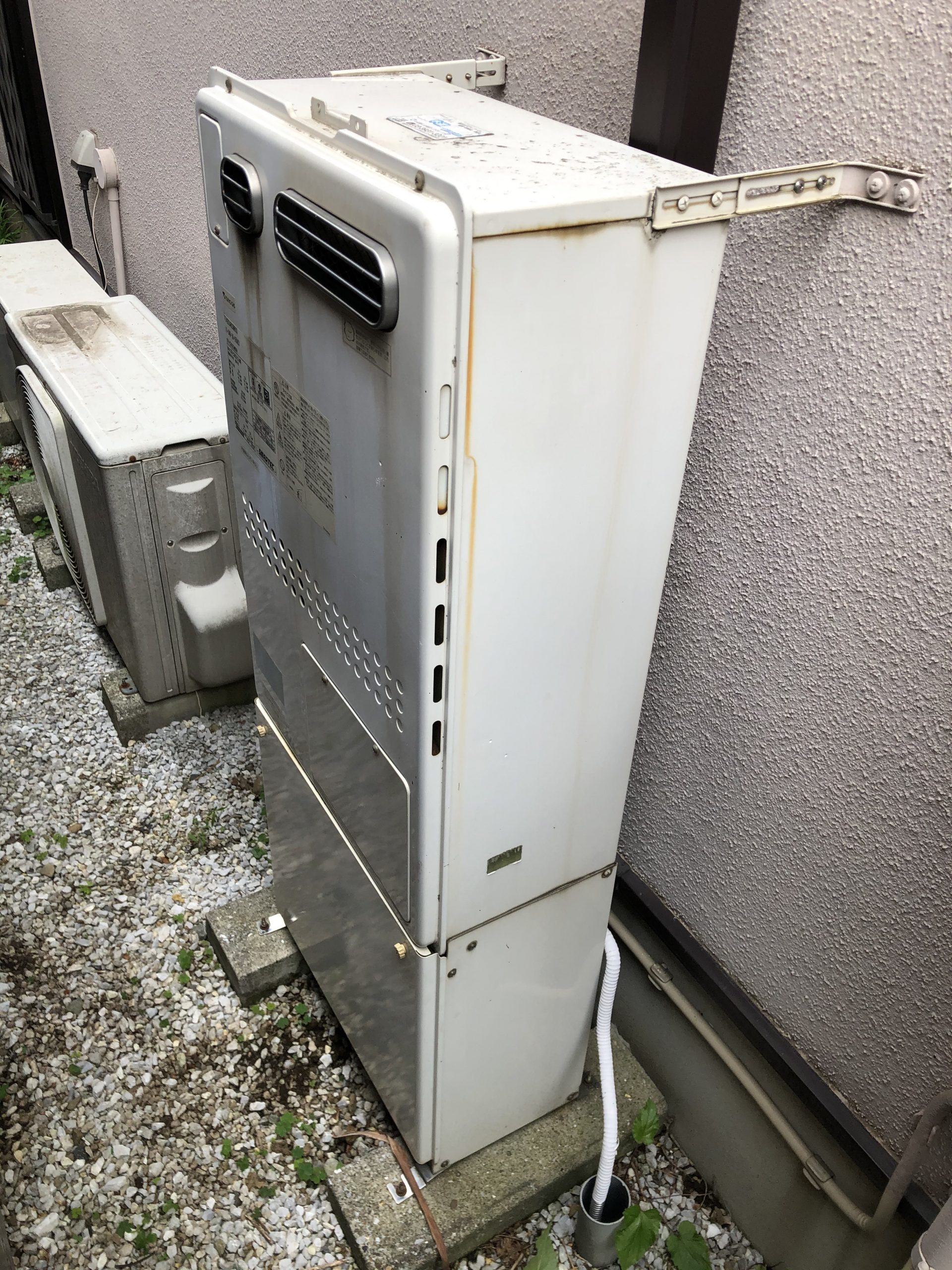 東京都練馬区 N様 都市ガス ノーリツ エコジョーズ GTH-C2461AW6H BL 24号スタンダード（フルオート）給湯暖房給湯器 交換工事 交換前