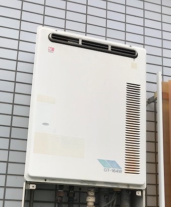 東京都調布市 S様 都市ガス ノーリツ給湯器 GT-1660SAWX-1 BL 16号オート追焚付給湯器 交換工事 交換前