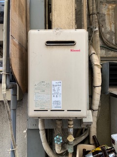 千葉県船橋市 Ｋ様 都市ガス ノーリツ給湯器 GQ-1639WS-1 BL 16号オートストップ給湯専用給湯器 交換工事 交換前