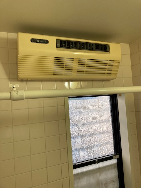 奈良県奈良市 Ｓ様 ノーリツ壁掛形浴室暖房乾燥機 BDV-4105WKNS  交換工事 交換前