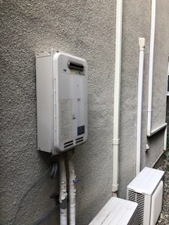 大阪府豊中市 K様 都市ガス リンナイ給湯器 RUX-A1616W-E 16号オートストップ給湯専用給湯器 交換工事 交換前