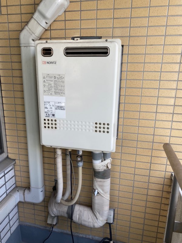 東京都台東区 Ｙ様 都市ガス ノーリツ給湯器 GT-2060SAWX-1 BL 20号オート追焚付給湯器 交換工事 交換前