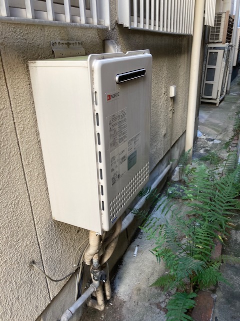 大阪府大阪市北区 Ｓ様 都市ガス ノーリツ給湯器 GT-1660SAWX-1 BL 16号オート追焚付給湯器 交換工事 交換前