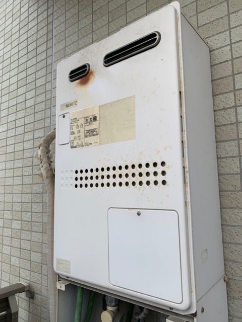 東京都足立区 Ｔ様 都市ガス ノーリツエコジョーズ GTH-C2460AW3H BL 24号スタンダード（フルオート）給湯暖房給湯器 交換工事 交換前